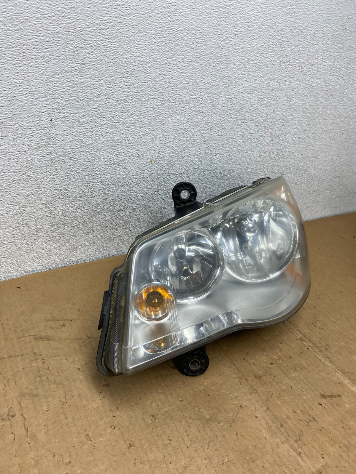 2008 to 2016 Chrysler Town and Country Left Driver Lh Side Headlight AD1245 DW2