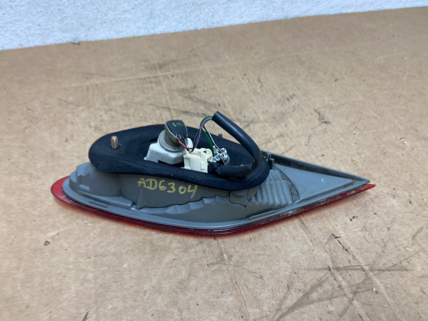 2008-2010 Toyota Avalon Right Passenger Side Tail Light Inner AD6304 LK4