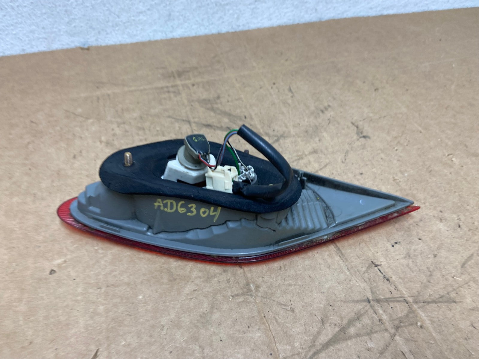 2008-2010 Toyota Avalon Right Passenger Side Tail Light Inner AD6304 LK4