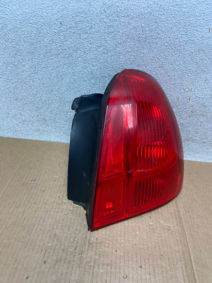 2003 to 2011 Lincoln Town Car Right Passenger Rh Tail Light AI5771 LK2