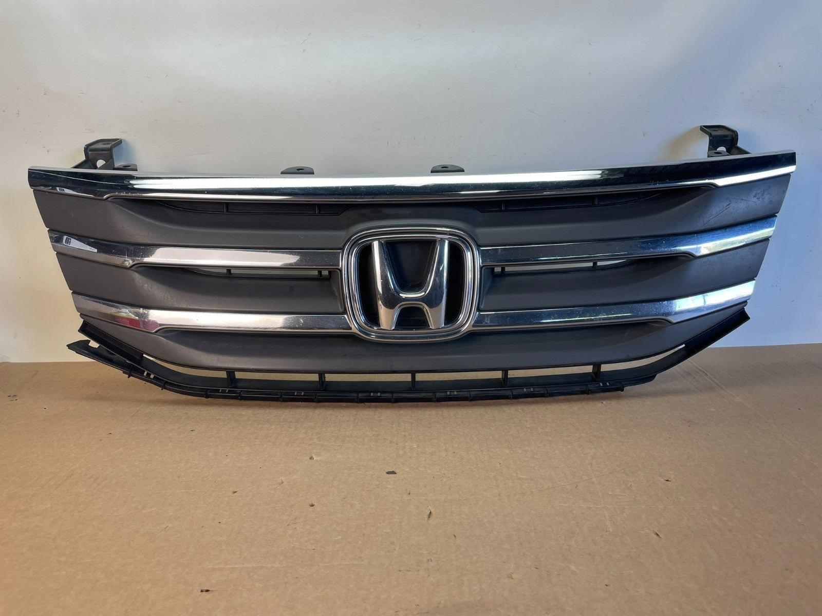 2011 to 2013 Honda Odyssey Front Upper Grille Grill AG2888 DG0