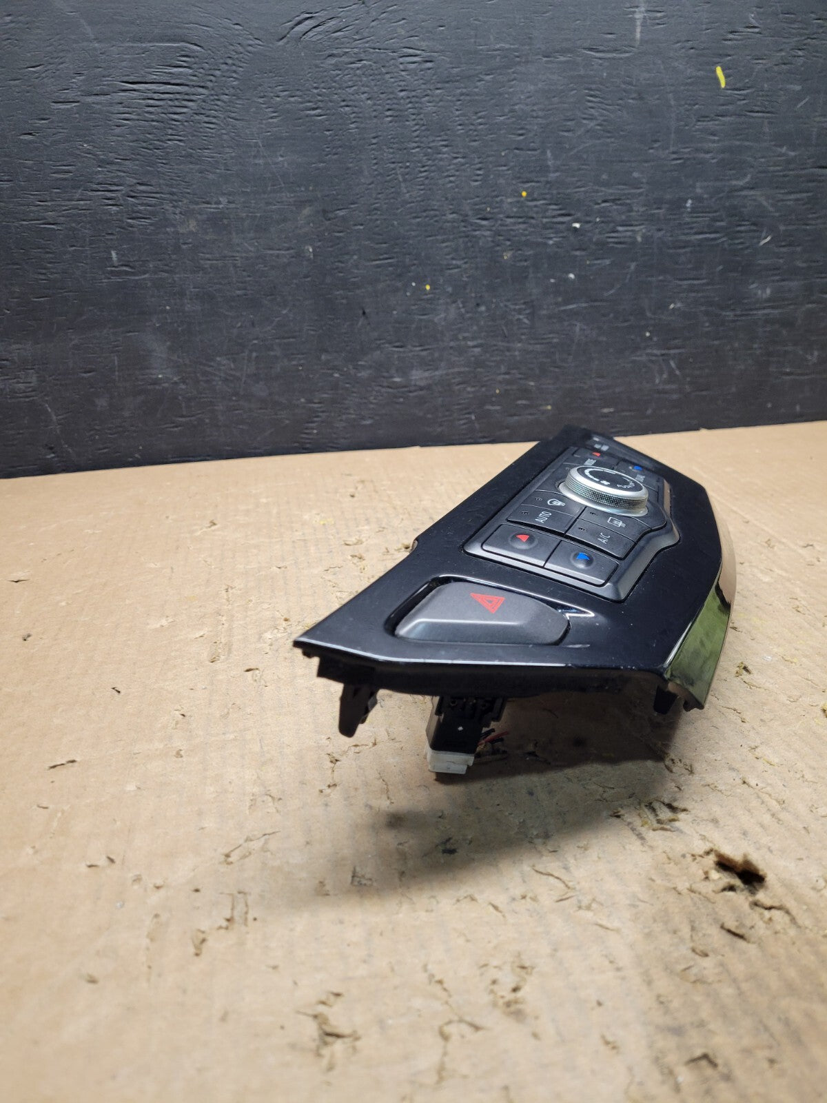 2013 to 2018 Nissan Pathfinder Radio Audio Information Control U5310 DG2