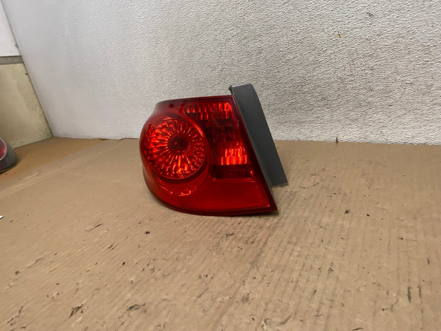 2007 to 2010 Hyundai Elantra Sedan Left Driver Side Tail Light AG7994 LK2