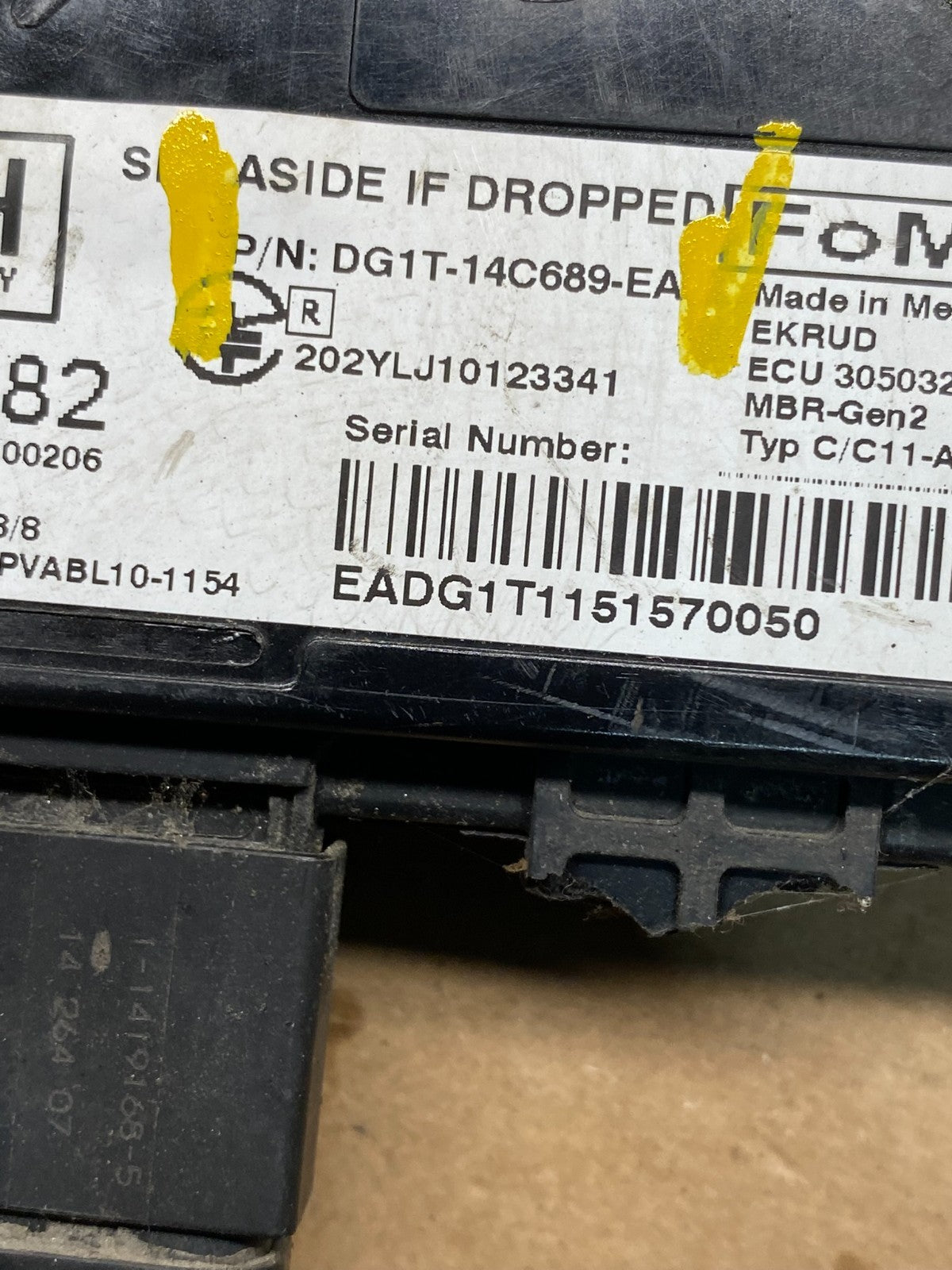 2013 to 2018 Ford Lincoln Rear Radar Blind Spot Module r8717 DG6