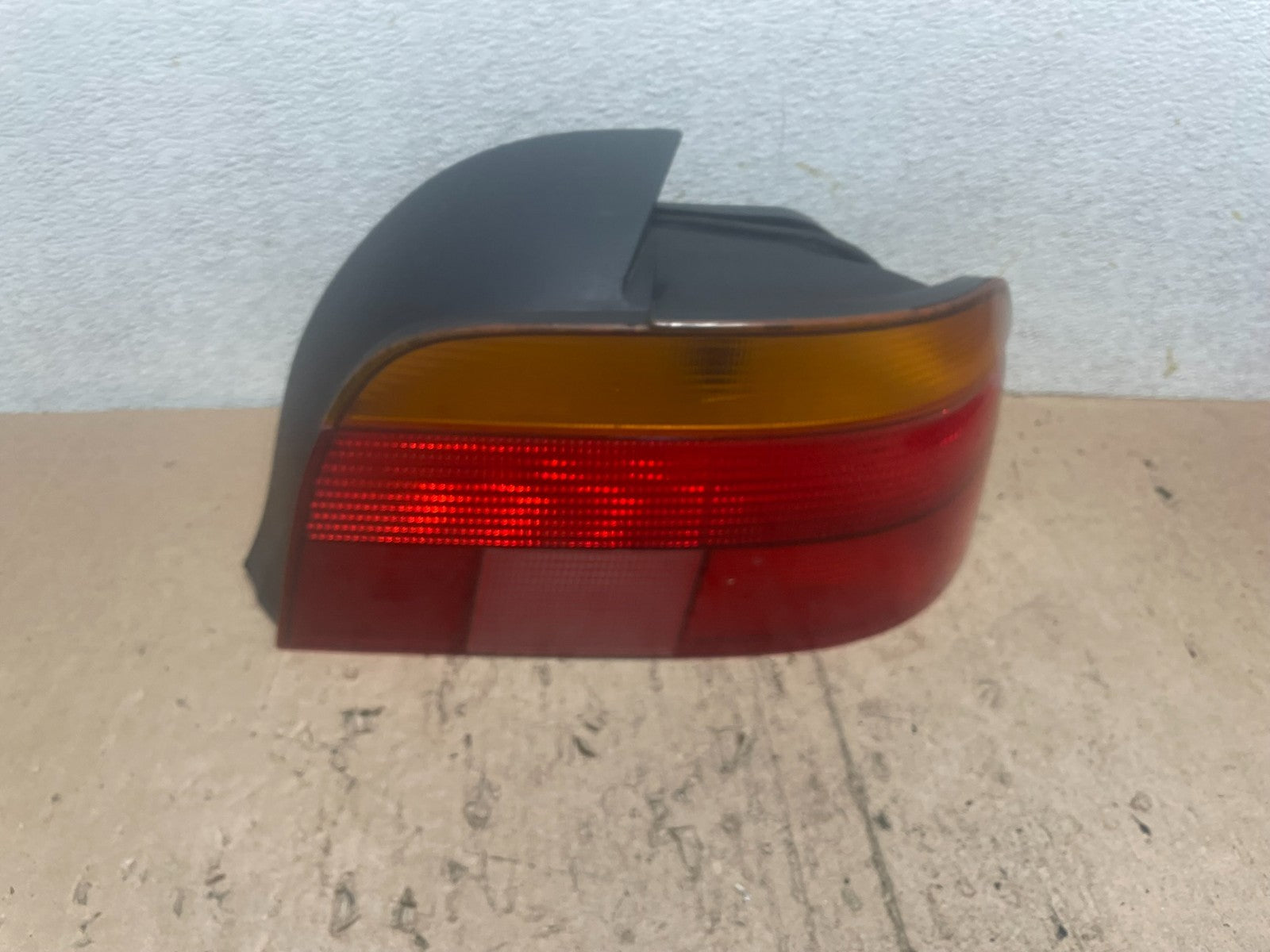 1996-2000 BMW 5-SERIES E39 528i 540i Right Passenger Side Rh Tail Light Q5335 DW0