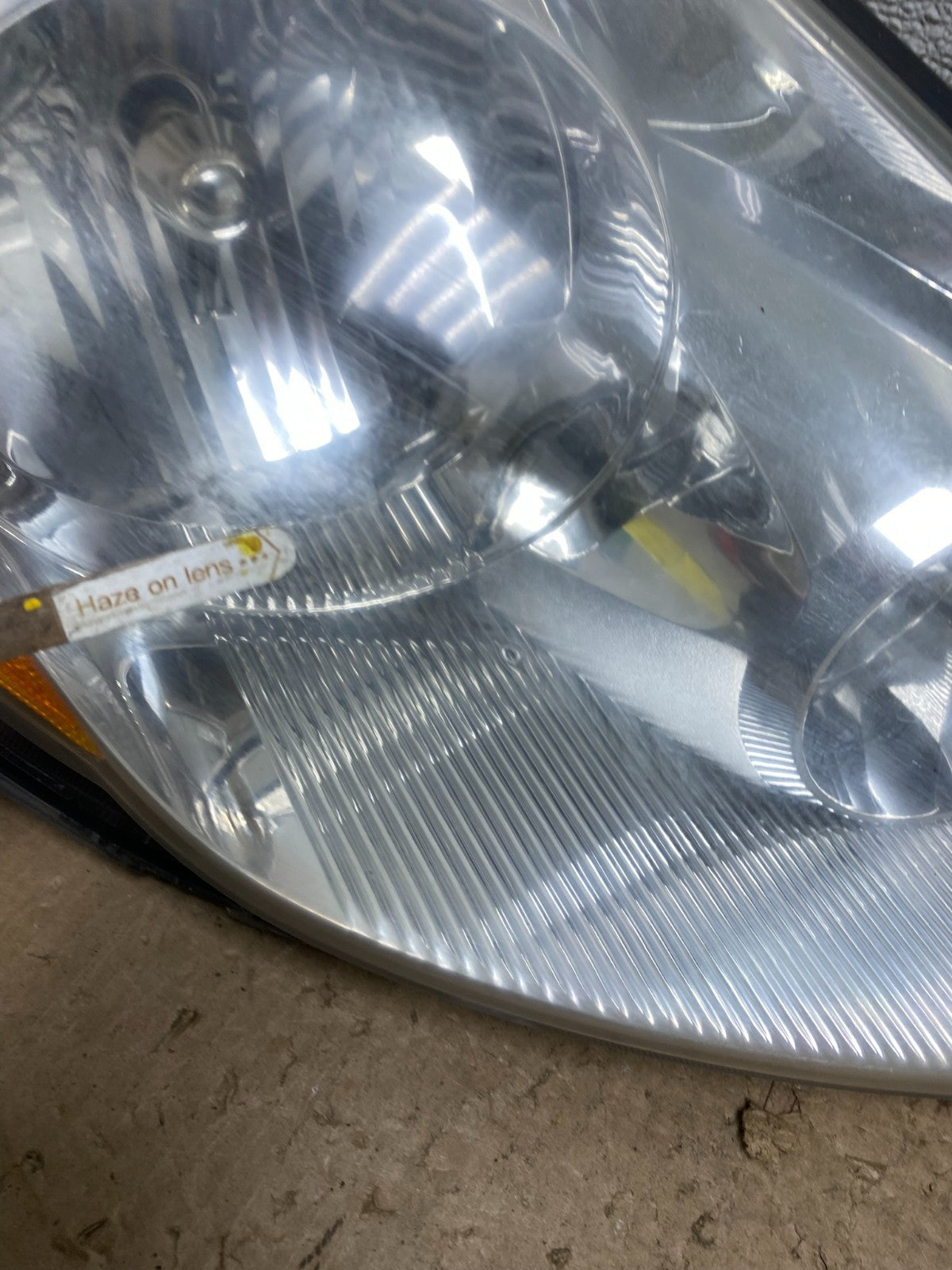 2006 to 2010 Toyota Sienna Left+Right Side Set Headlights Halogen V3682 DW9