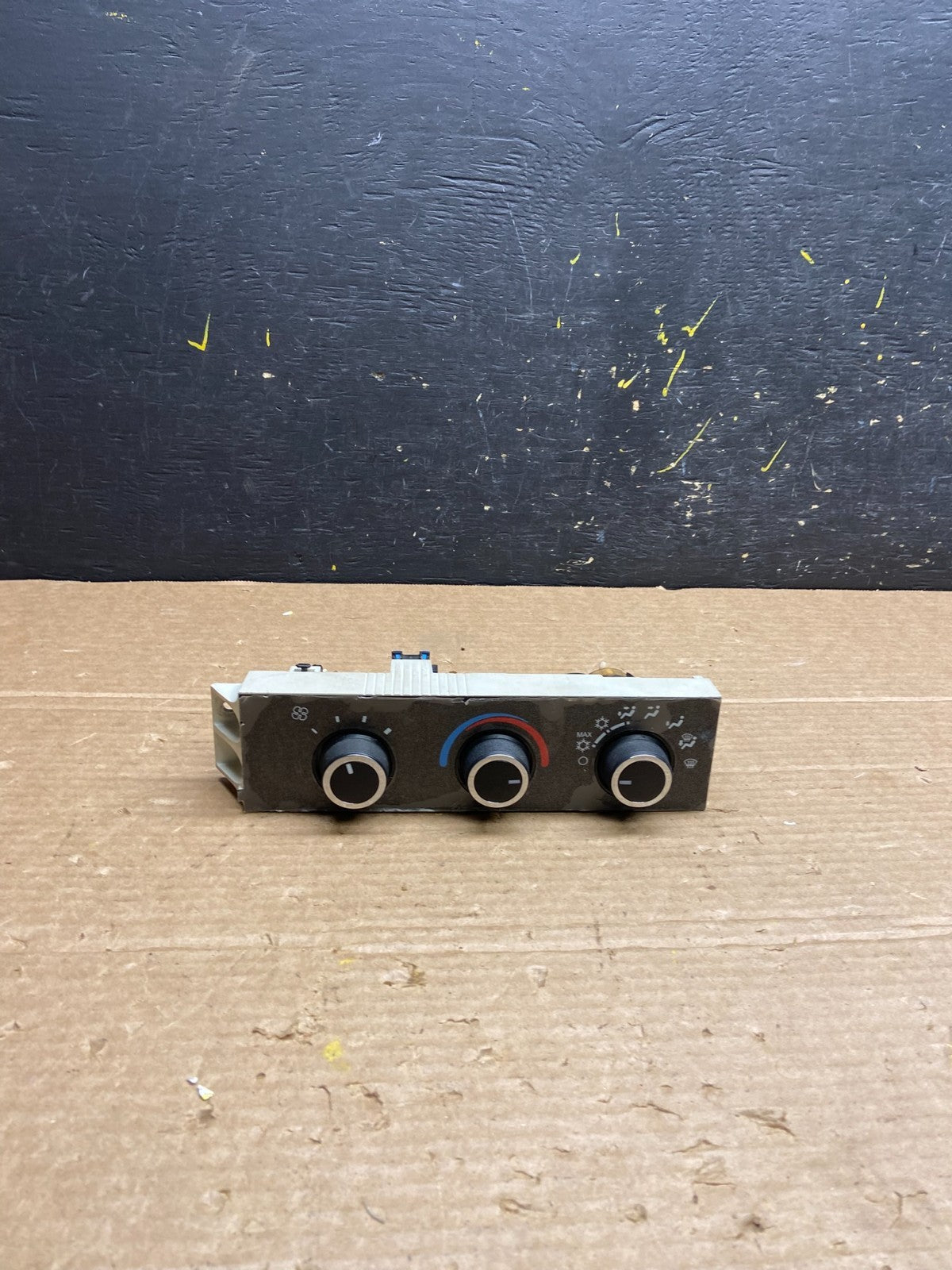 2008-2010 Chevrolet Express 1500 2500 3500 Climate Control Panel w1732 DG0