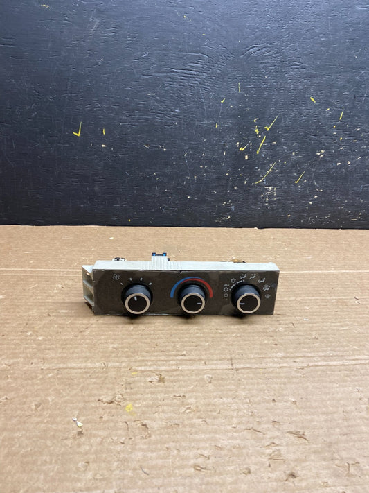 2008-2010 Chevrolet Express 1500 2500 3500 Climate Control Panel w1732 DG0