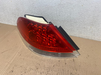 2002 to 2005 BMW 7-Series 745i 760i Left Driver LH Side Tail Light Oem I6232 DW1