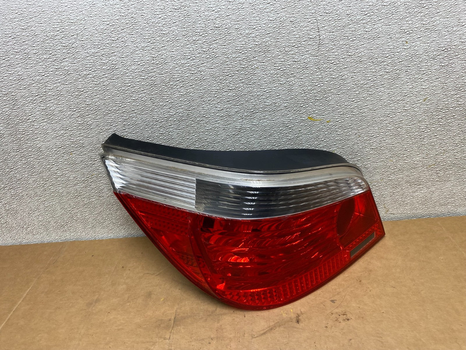 2004 -  2007 BMW 5 Series E60 Left Driver LH Side Tail Light OEM X3729 DW0