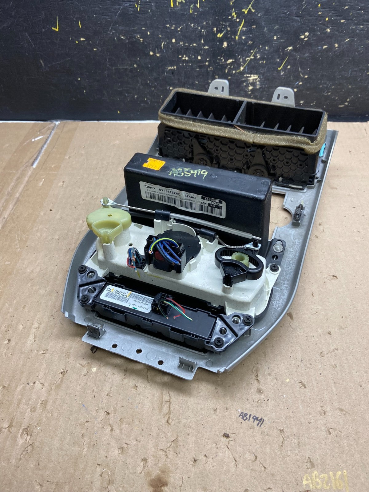 2007 to 2009 Dodge Caliber Dash Radio Center Bezel Climate Dash OEM AB5419 DG4