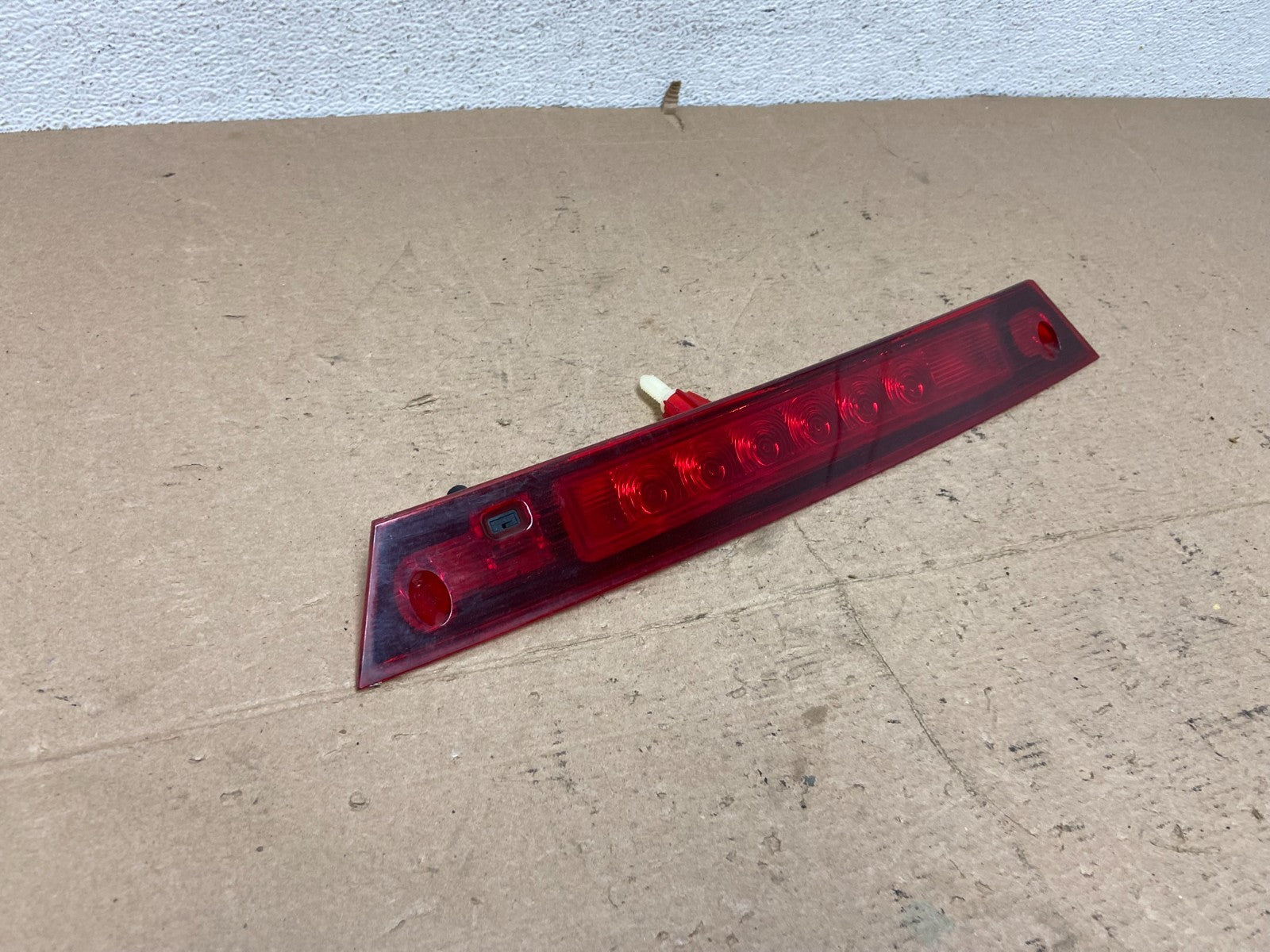 2007 to 2011 Ford Edge Rear Third Brake 3rd Light Lamp af5009 DG2