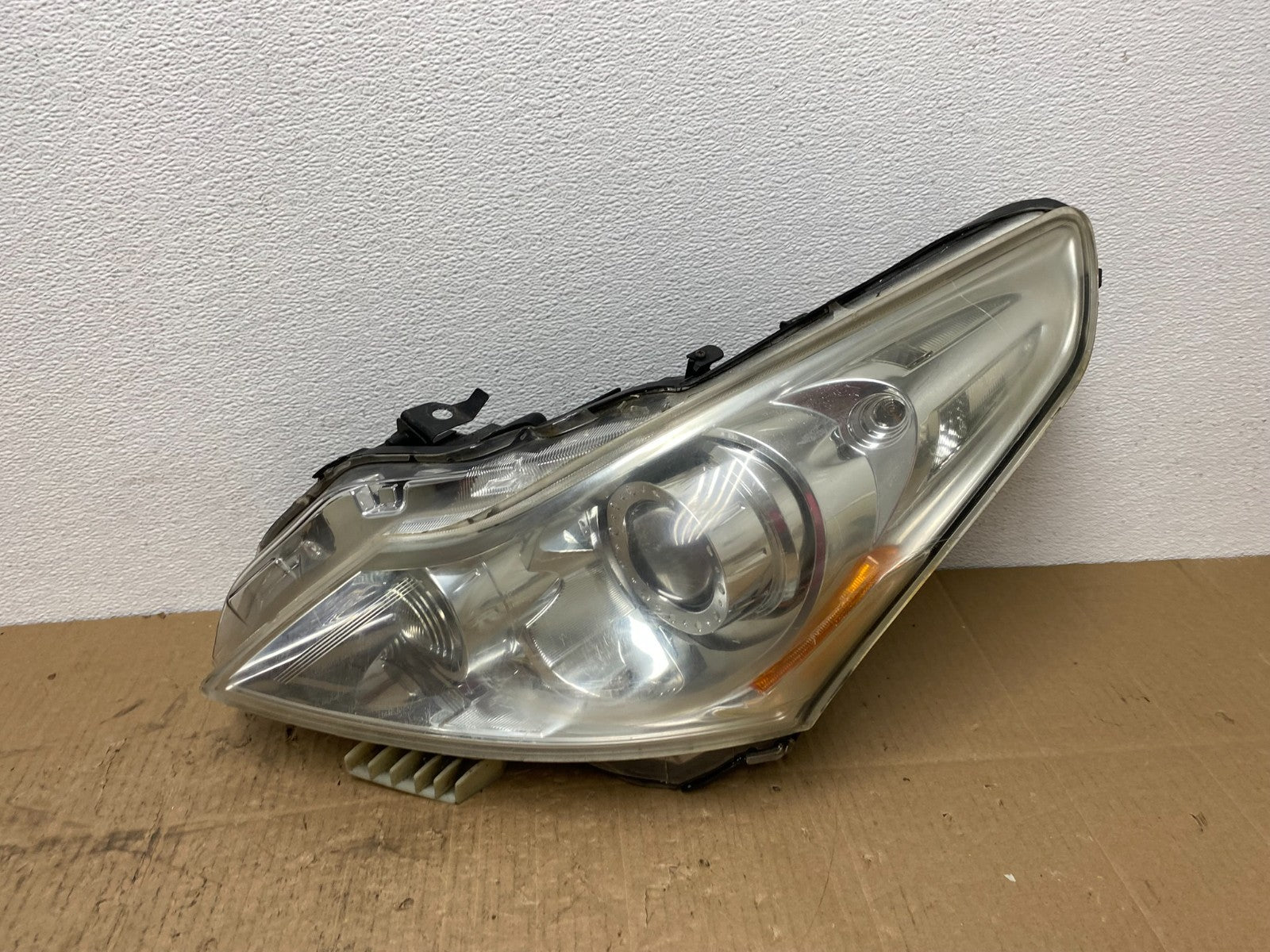 Sedan 4Door 2010 to 2013 Infiniti G37 Left Driver Headlight Xenon Oem AB8415 DW0