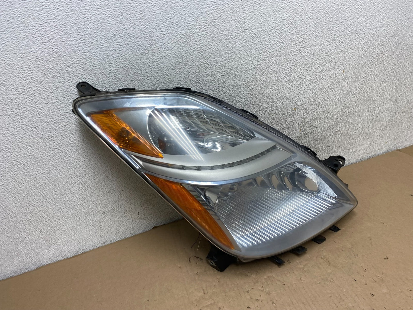 2006-2009 Toyota Prius Right Passenger Rh Side Headlight Xenon HID AG6745 DW2