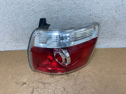 2007 to 2012 GMC Acadia Halogen Tail Light Right Passenger RH Side AI9164 LK0