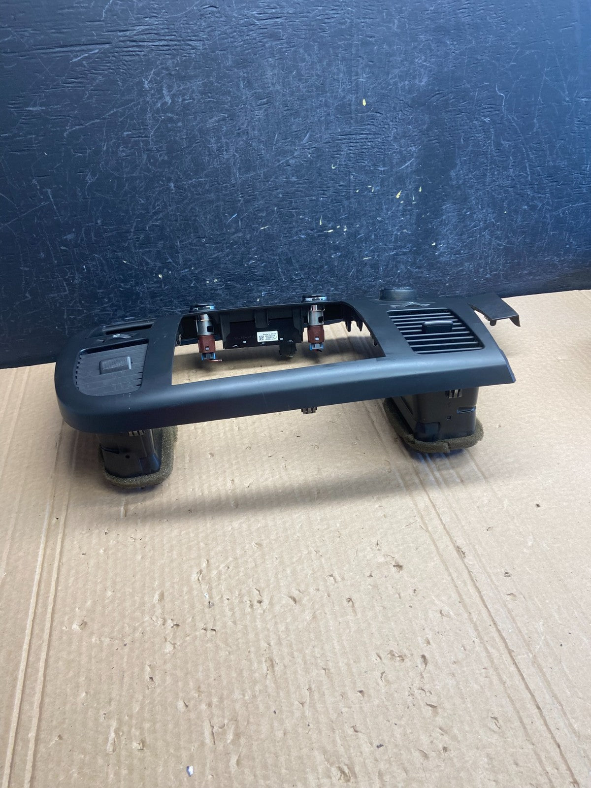 2007 to 2014 Silverado Sierra Center Console Radio Bezel Air Vents AF6213 DG3