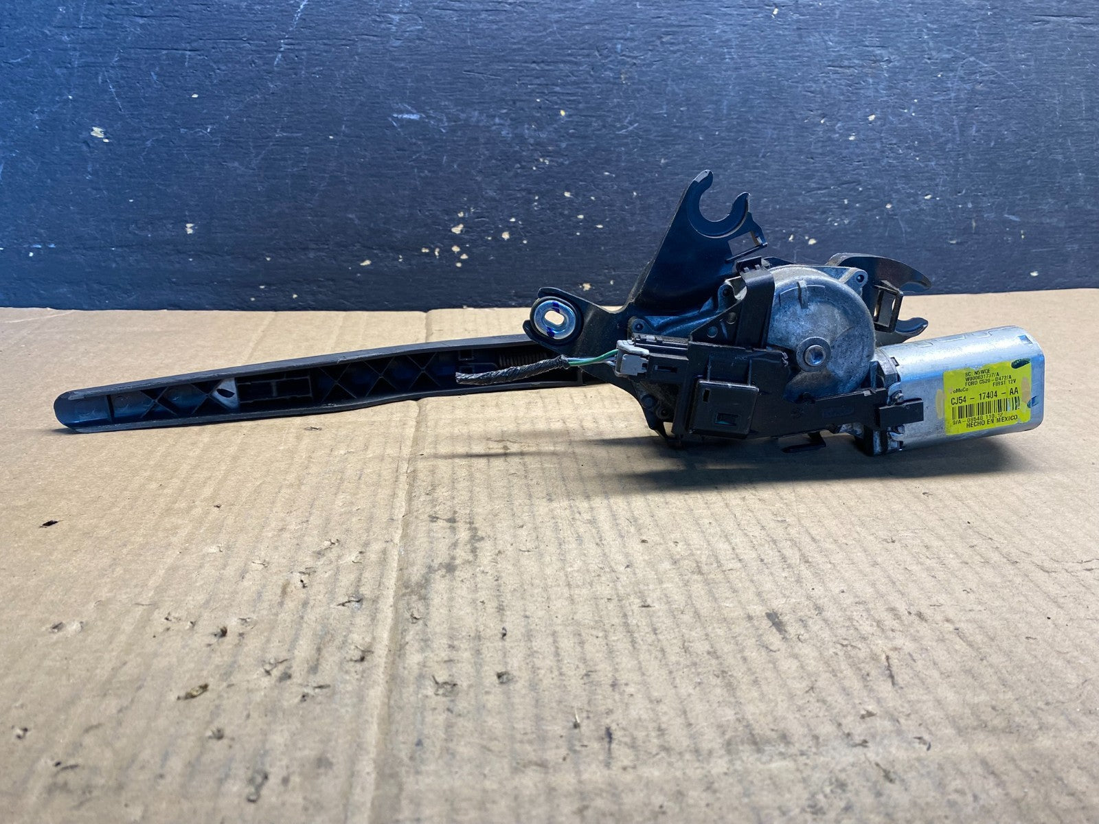 2013 to 2019 Ford Escape Rear Windshield Wiper Motor AA7738 DG5