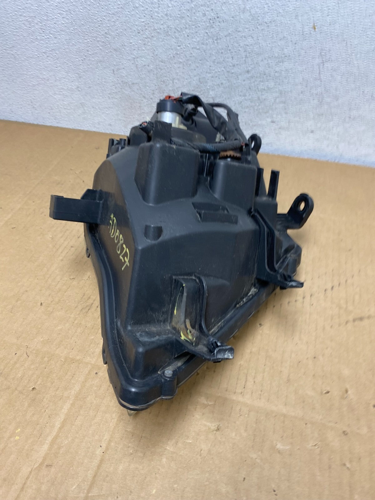 2008 to 2012 Nissan Pathfinder Halogen Headlight Left Driver Lh AD0827 DW9