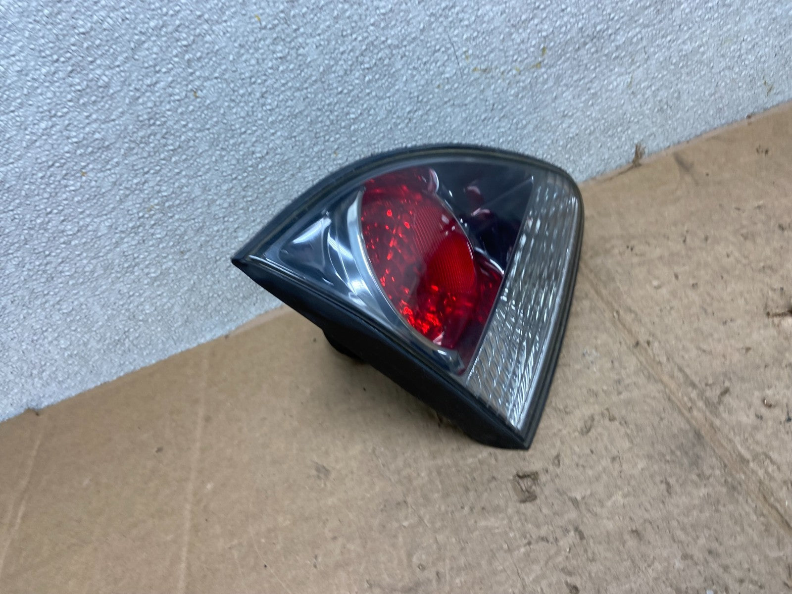 2000-2003 Lexus Rx300 Left Driver Lh Side Rear Inner Tail Light Oem AA51772