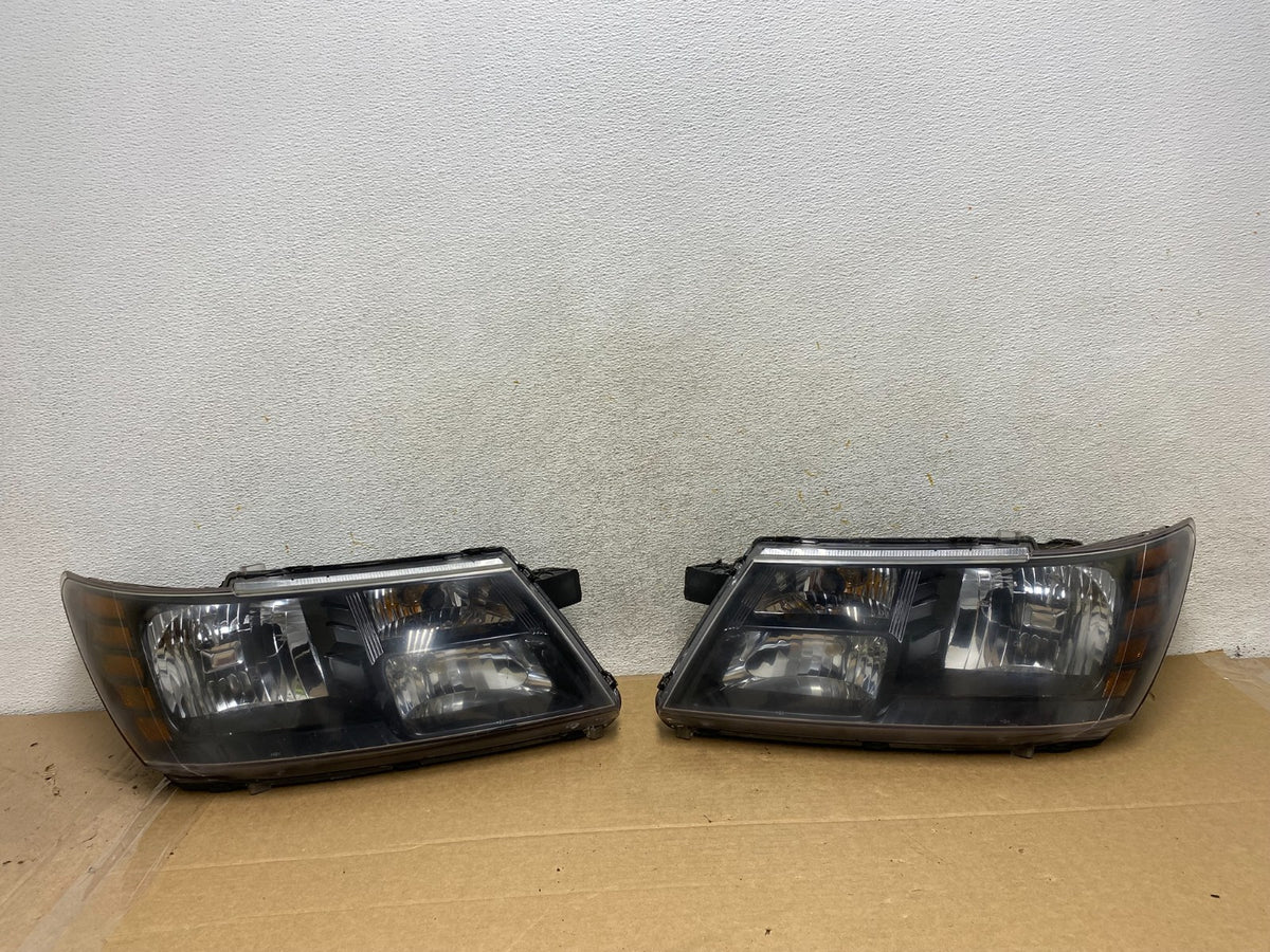 2009 to 2017 Dodge Journey Headlights Left+Right Set Halogen AH7750 DW0