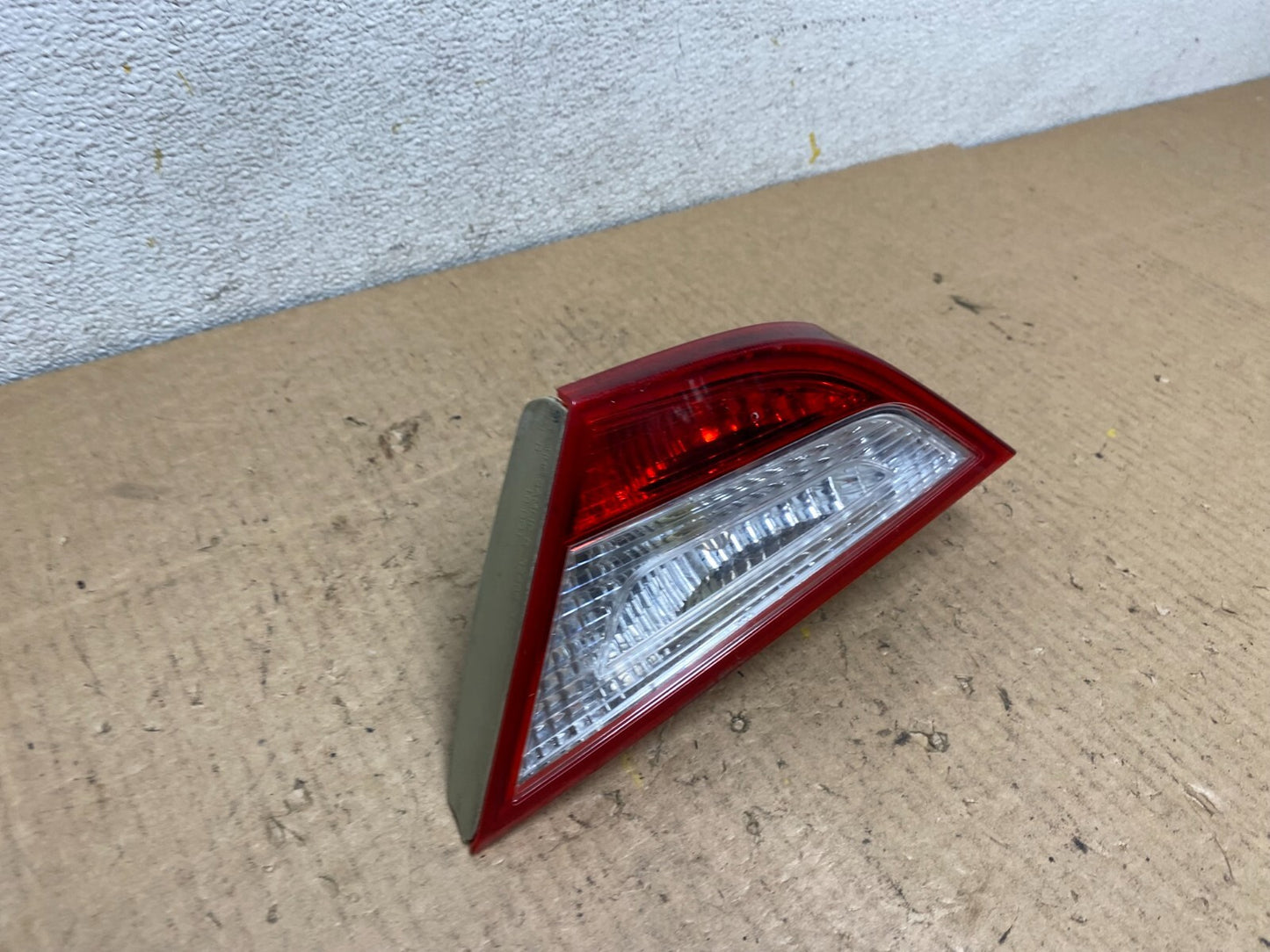 2011 to 2014 Hyundai Sonata Right Passenger Rh Inner Tail Light Oem L8731 DW2