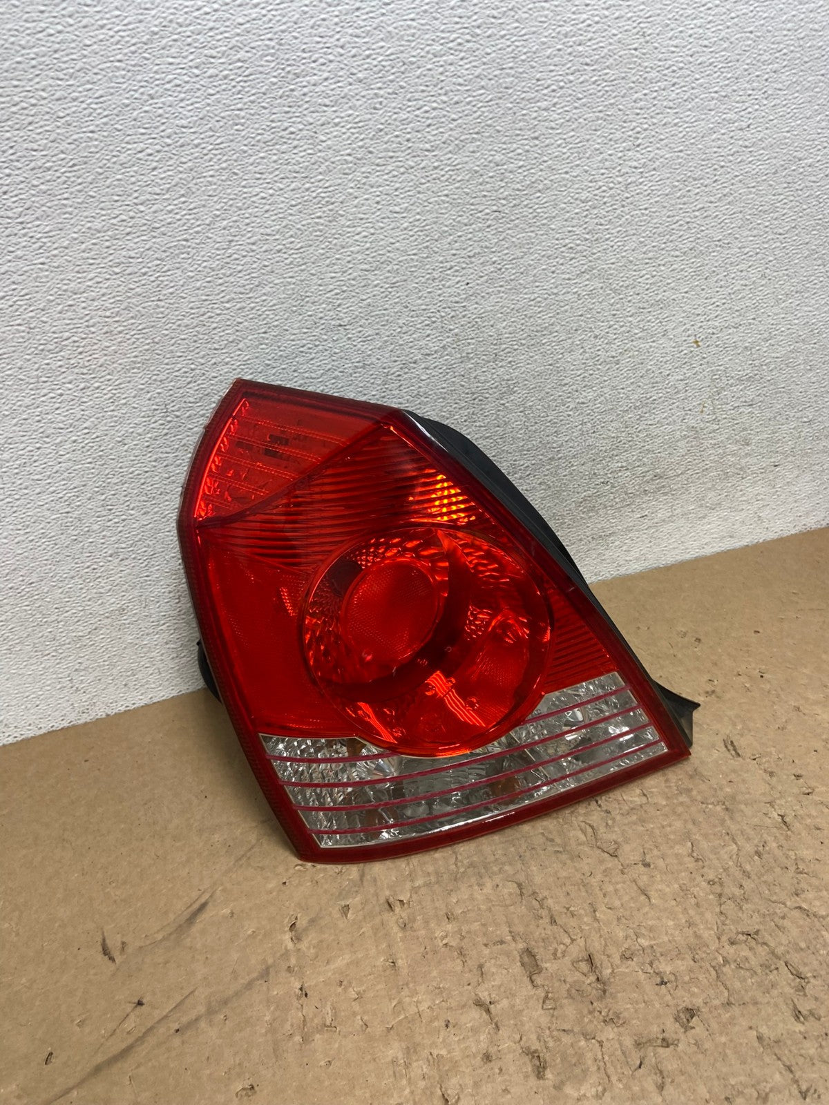 2004 2005 2006 Hyundai Elantra Sedan Left Driver LH Tail Light AG1450 LK2