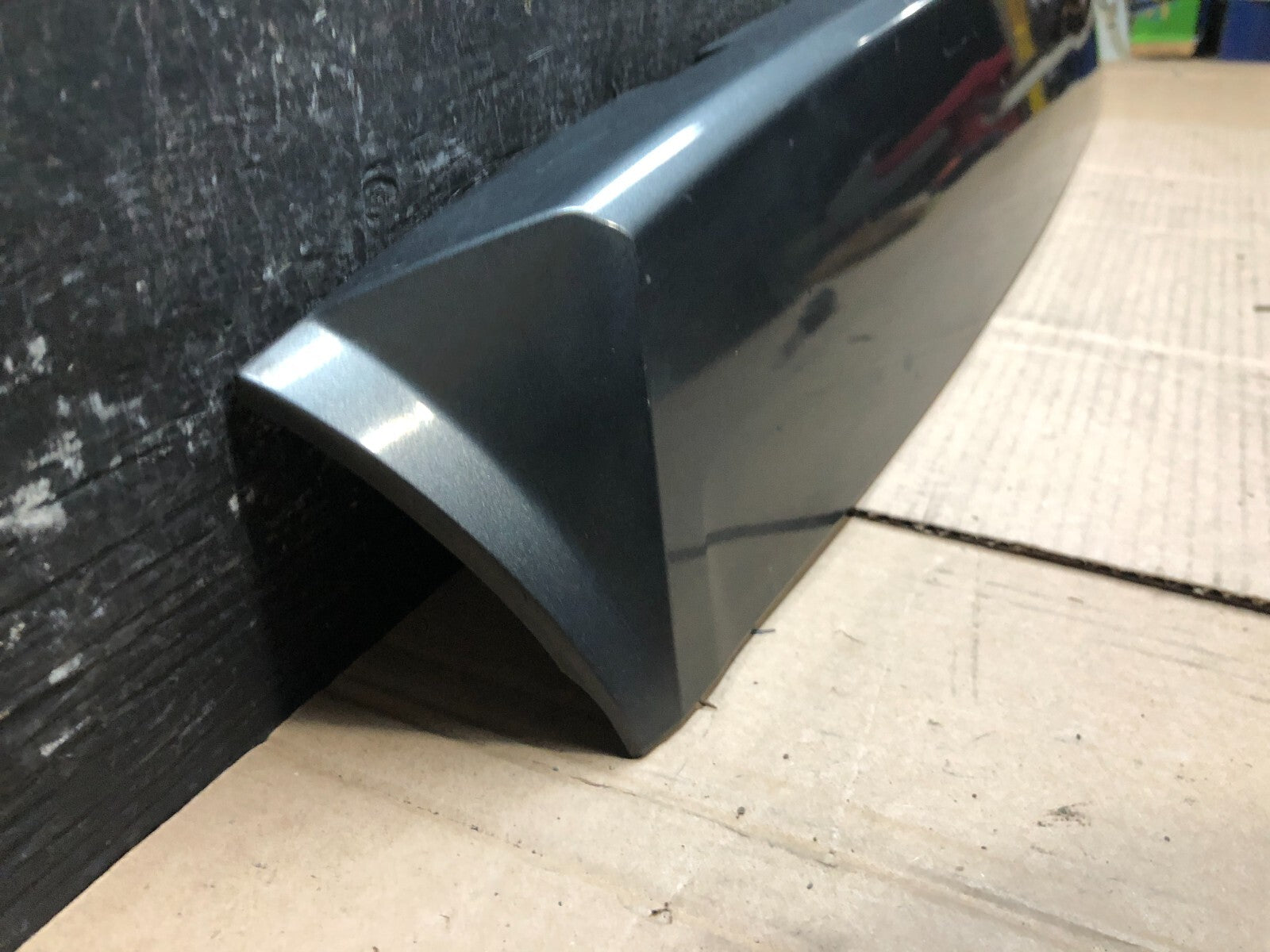 2004 to 2010 Infiniti QX56 Rear Tailgate Liftgate Spoiler Wing W/ Light G7860 PS2