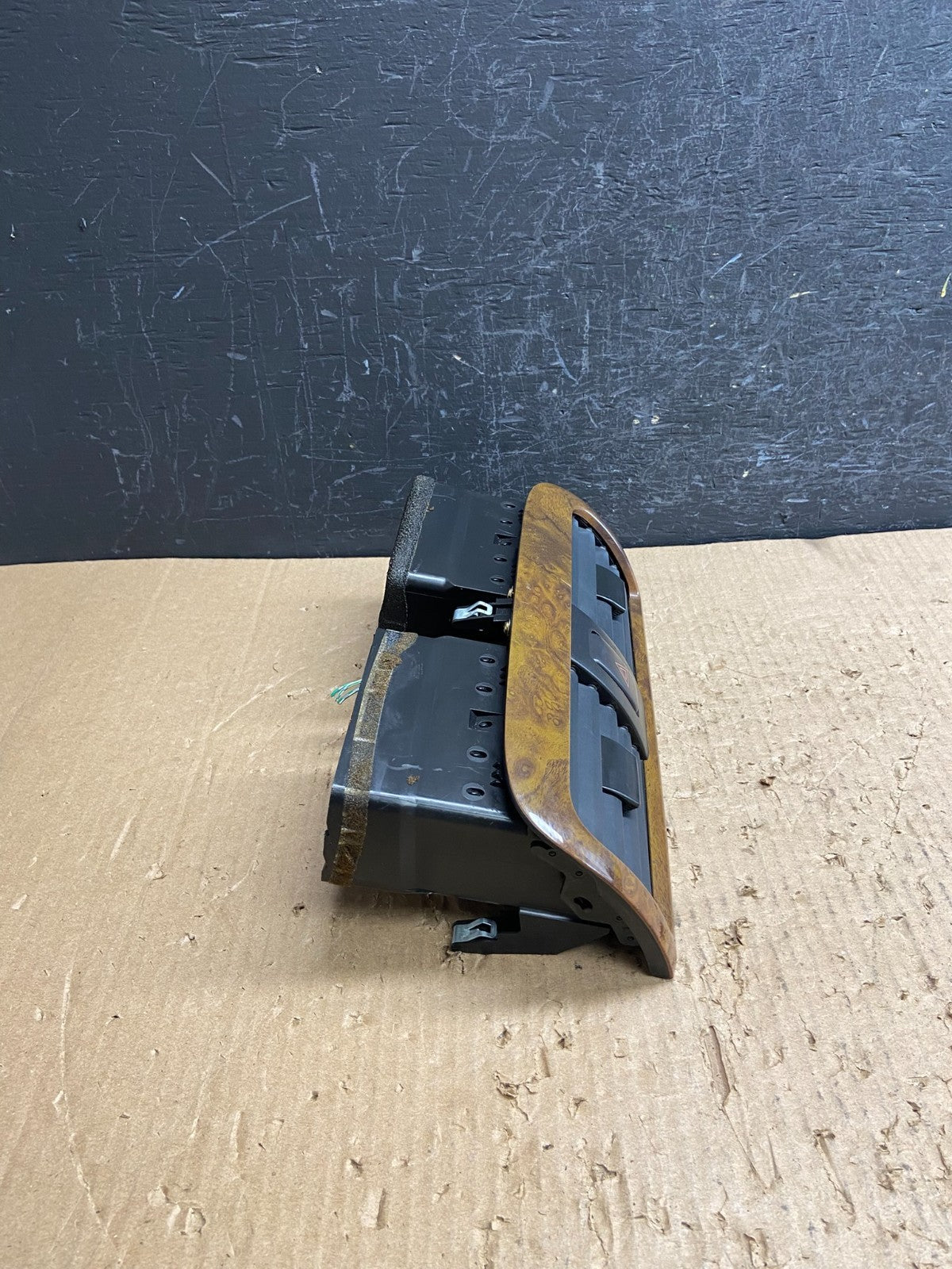 2000 to 2004 Toyota Avalon Center Console Dashboard Air Vent AF1475 DG1