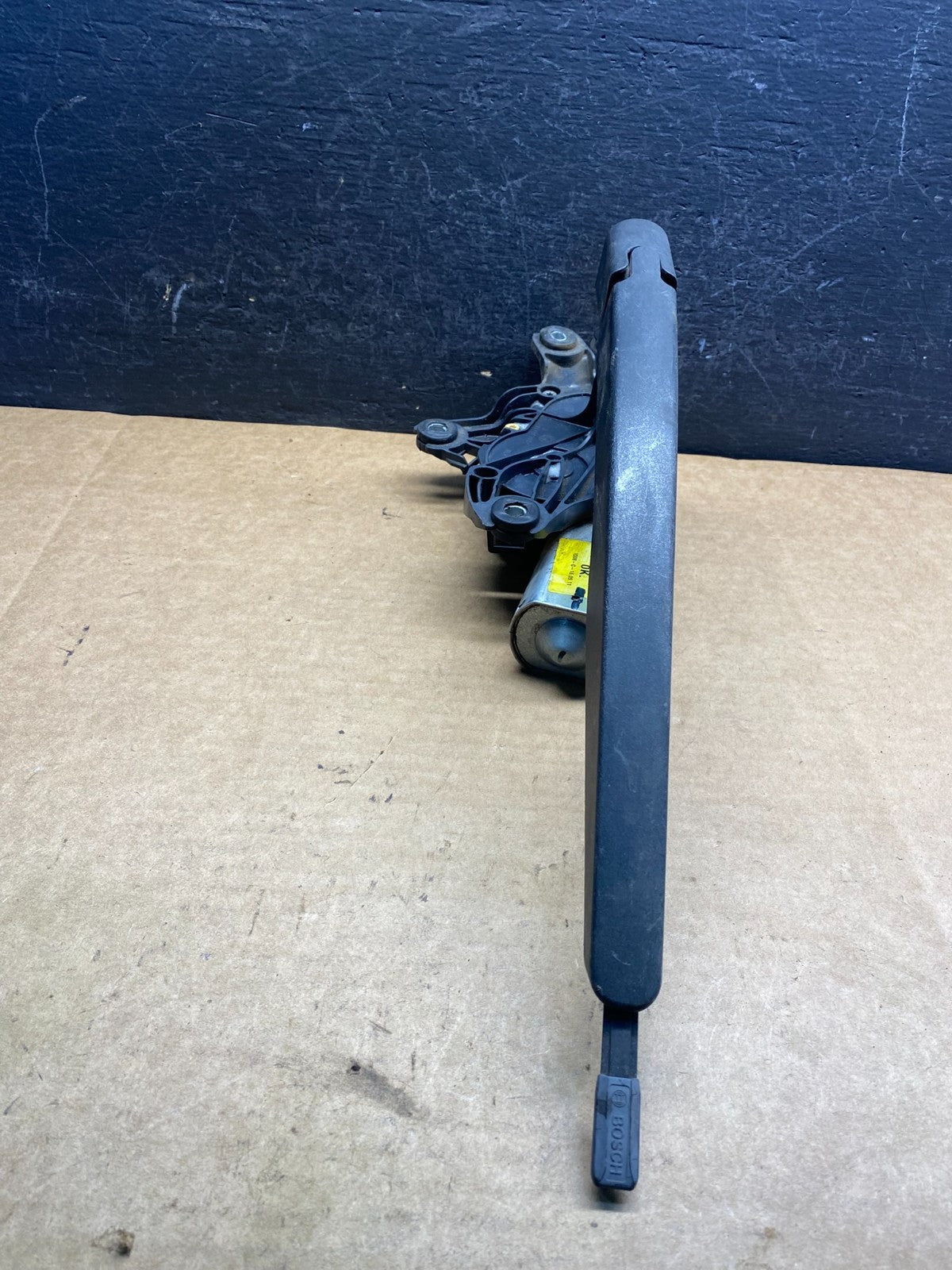 2011 to 2019 Ford Explorer Rear Windshield Wiper Motor ad7510 DG2