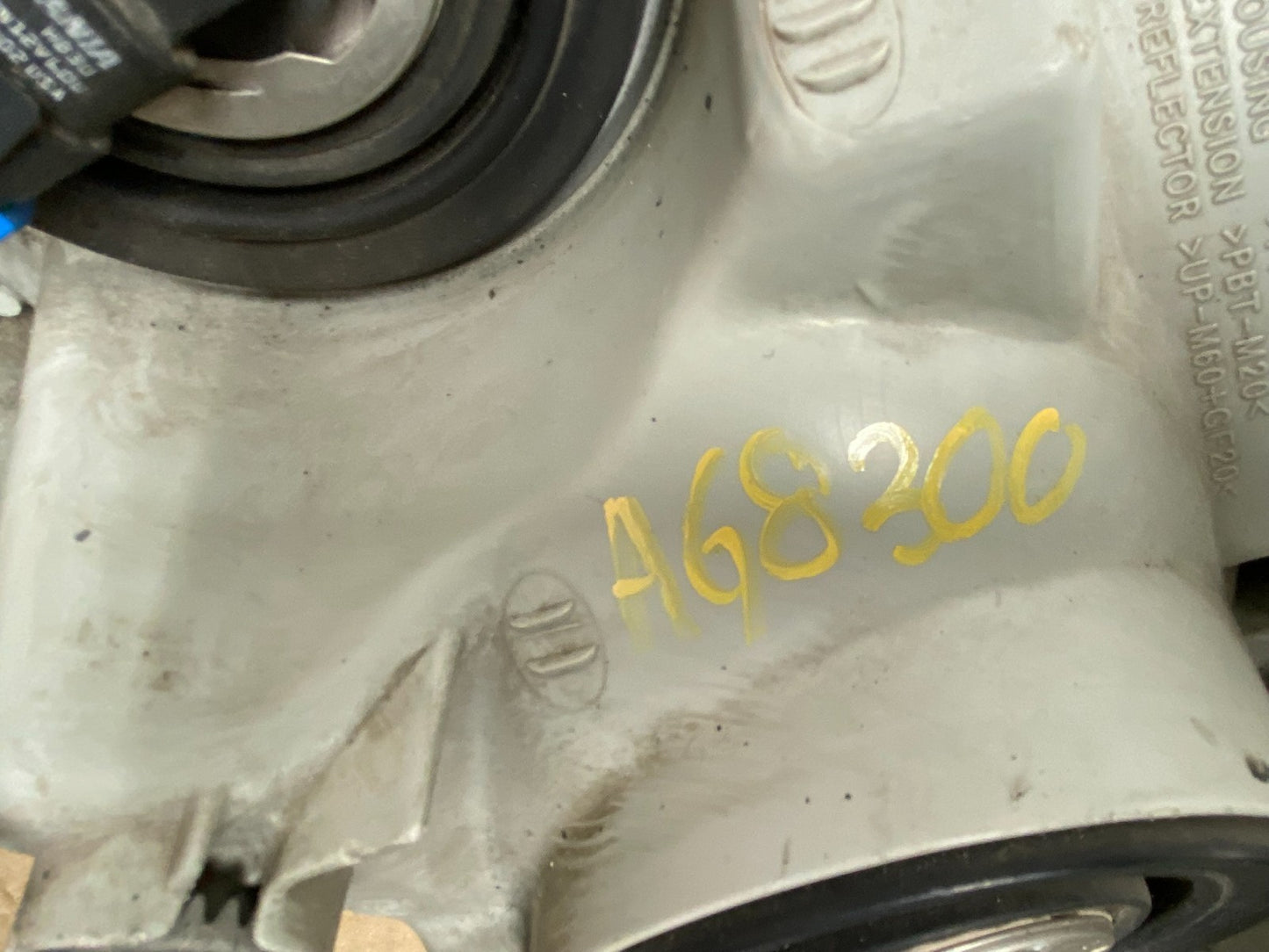 2003 to 2008 Toyota Matrix Right Passenger RH Side Halogen Headlight AG8300 DW9