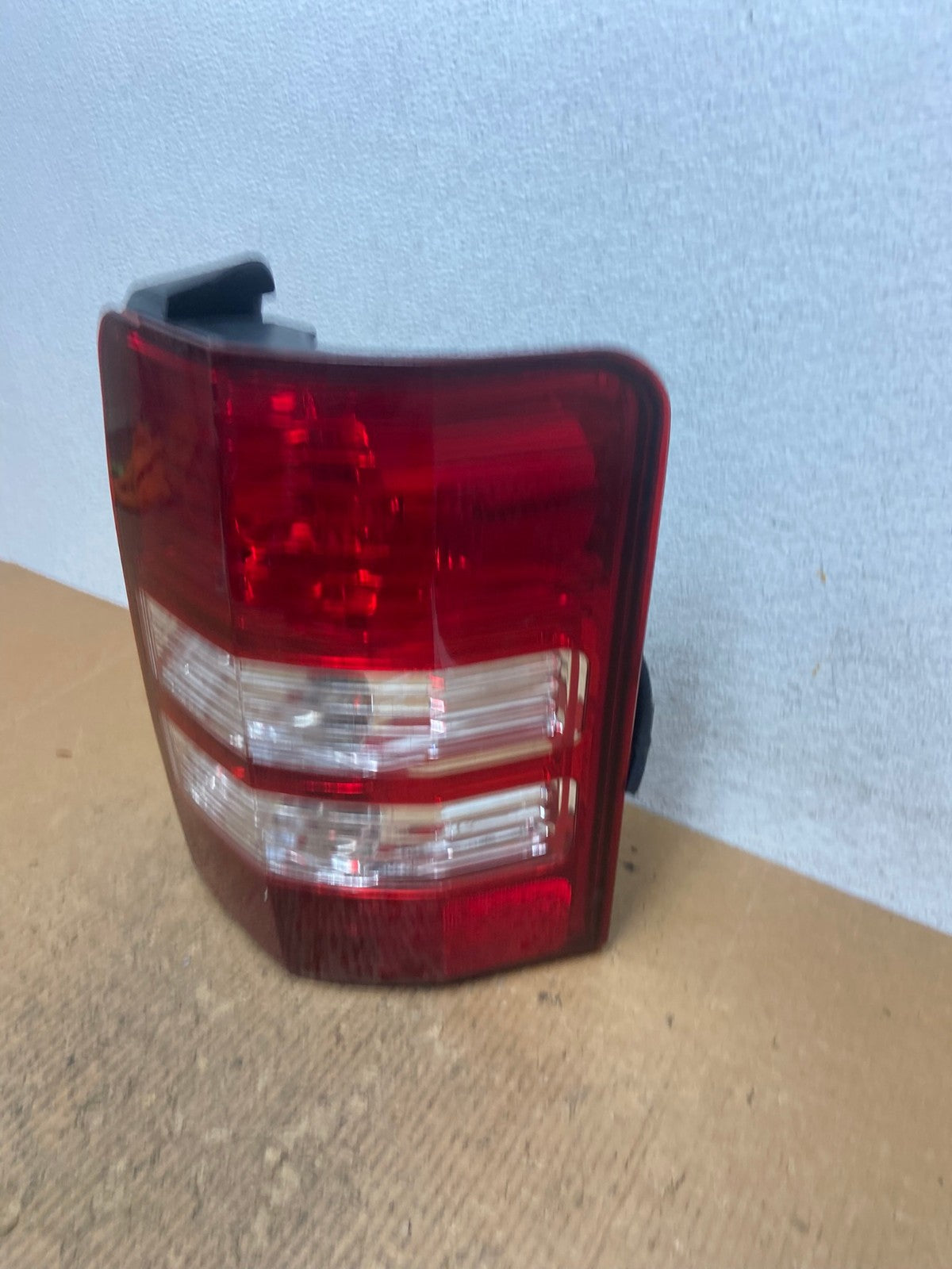 2008 to 2012 Jeep Liberty Right Passenger RH Side Tail Light AE2869 LK1