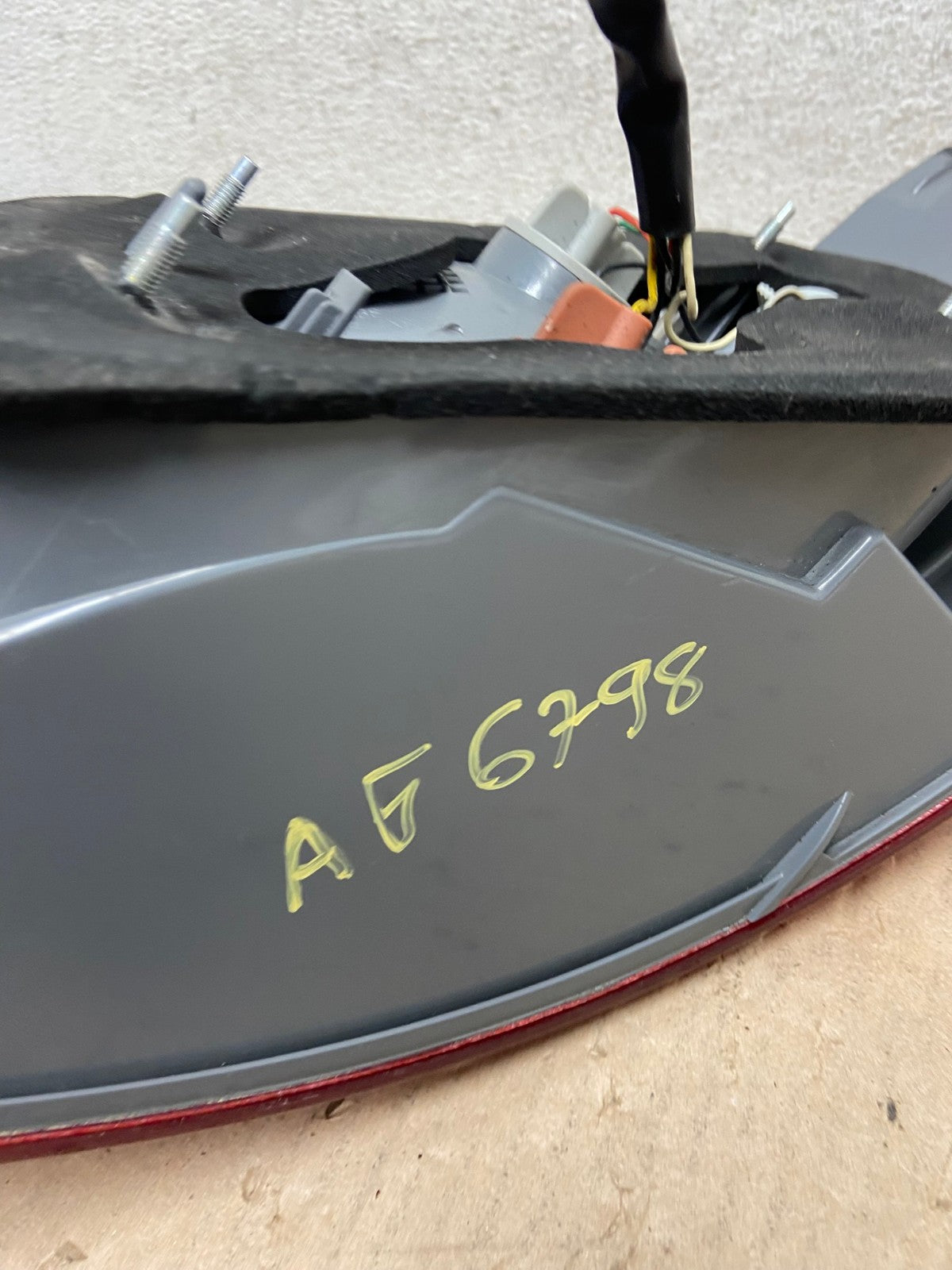 2009 to 2010 Hyundai Sonata Left Driver Lh Side Tail Light AG6798 LK6