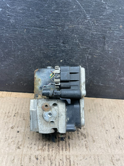 2004-07 Chevrolet Express ABS Pump Control OEM 13567136 Module S4470 DG3