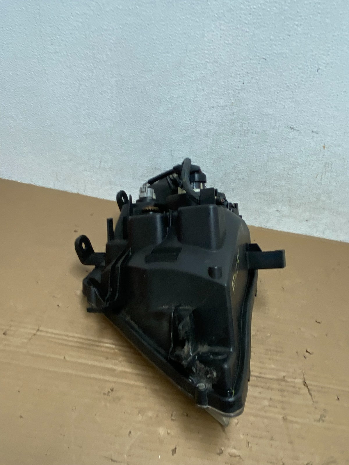 2008 to 2012 Nissan Pathfinder Halogen Headlight Right Passenger AD4259 DW9
