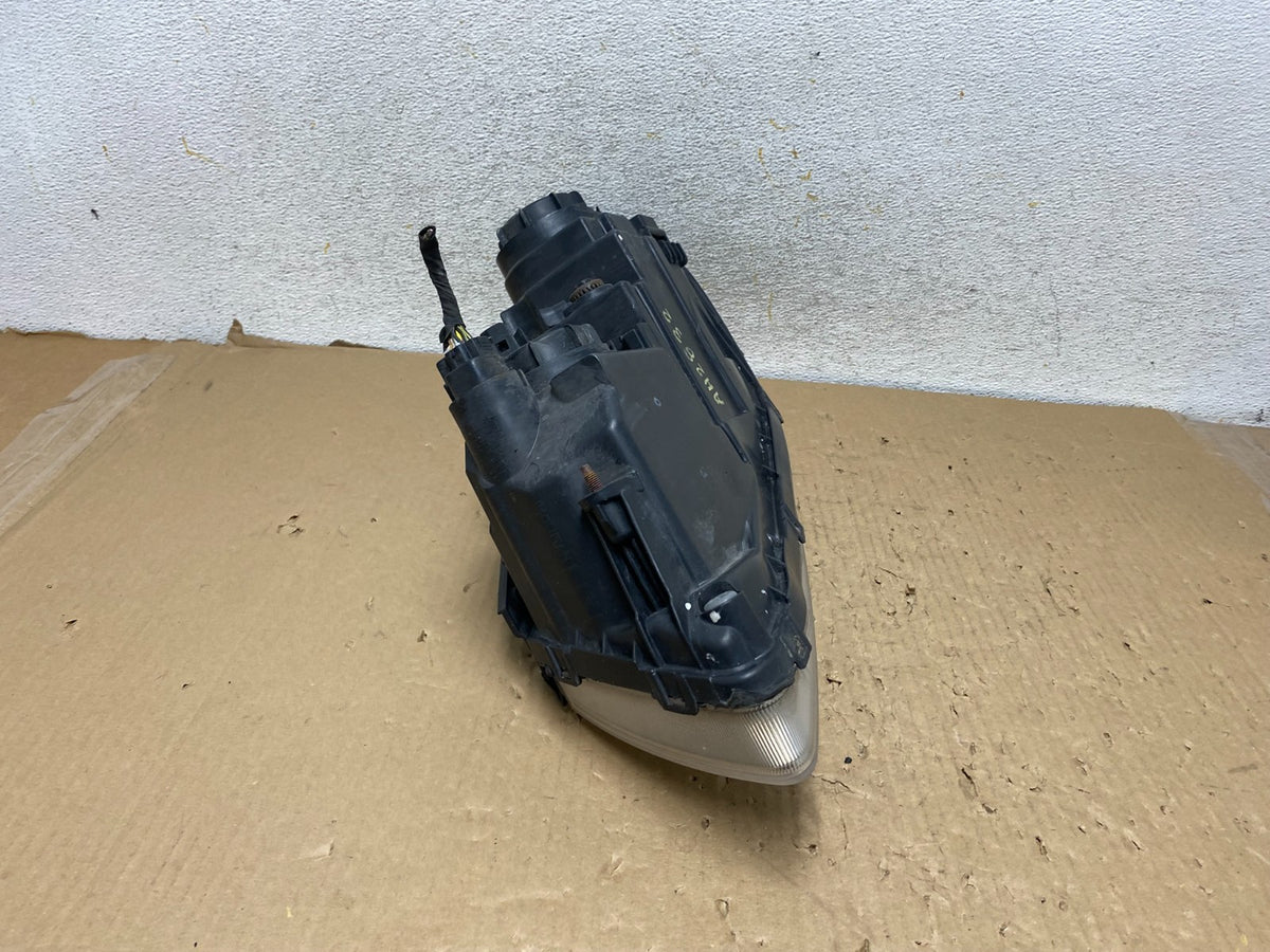 2006 to 2010 Hyundai Azera Right Passenger Side Halogen Headlight AH2832 DW7