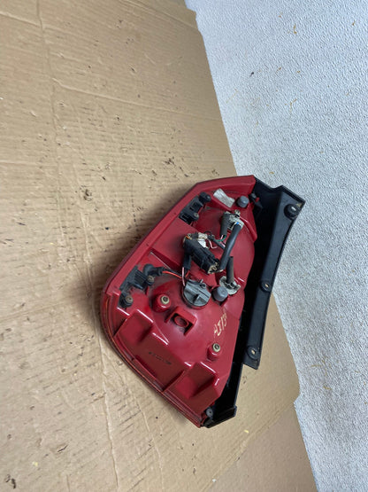 2005 to 2009 Hyundai Tucson Right Passenger Rh Tail Light AI1364 LK6