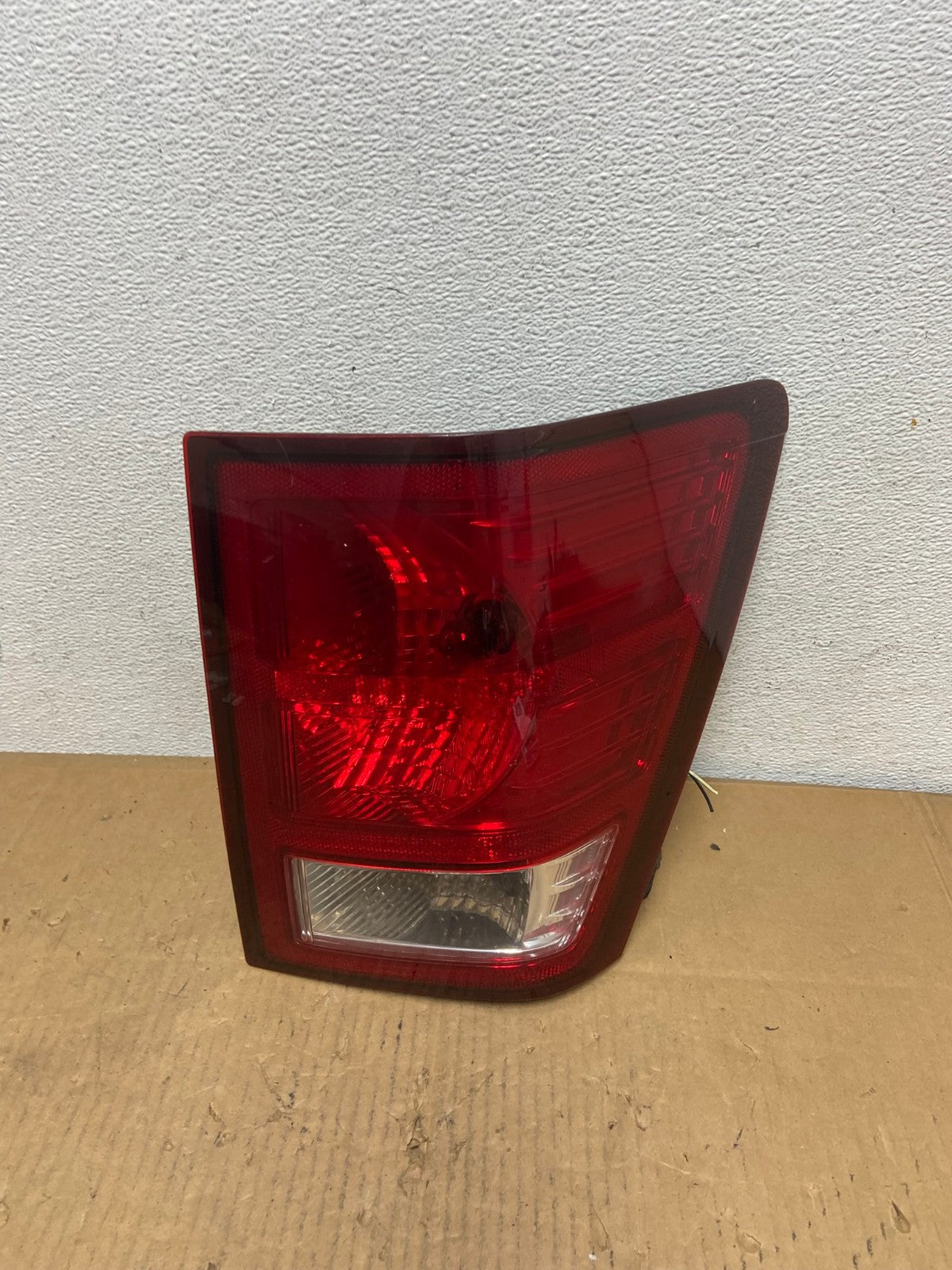 2007 to 2010 Jeep Grand Cherokee Right Passenger Side Tail Light AD0926 LK0