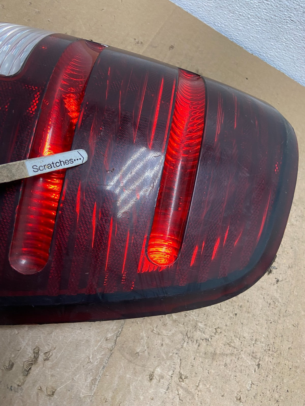 2002 to 2005 Ford Explorer Right Passenger Rh Side Tail light AC7210 DW3