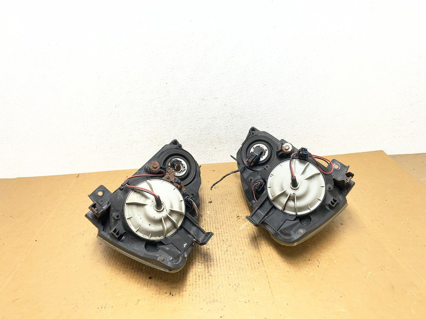 2005 to 2006 Nissan Altima Left+Right Set Halogen Headlights AE2588 DW7
