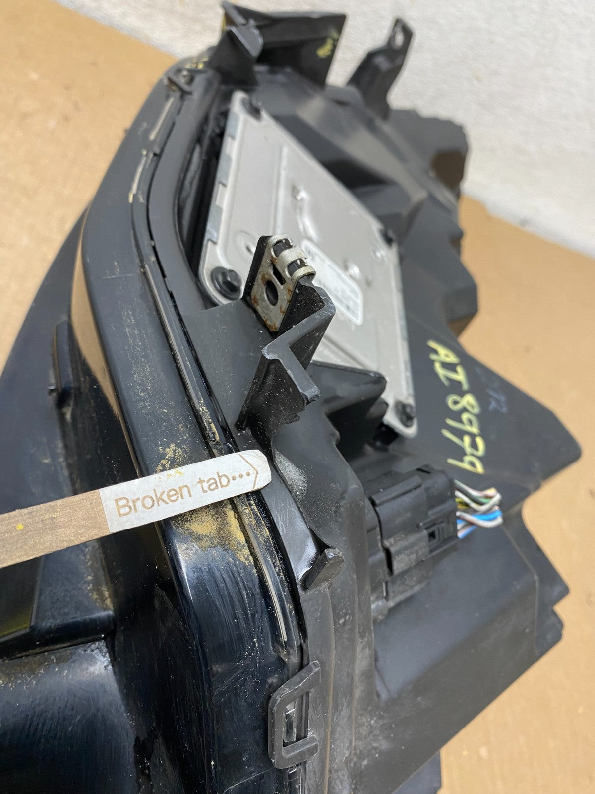 2020-2023 Ford Explorer Left Driver LH Side Headlight AI8979 DW6