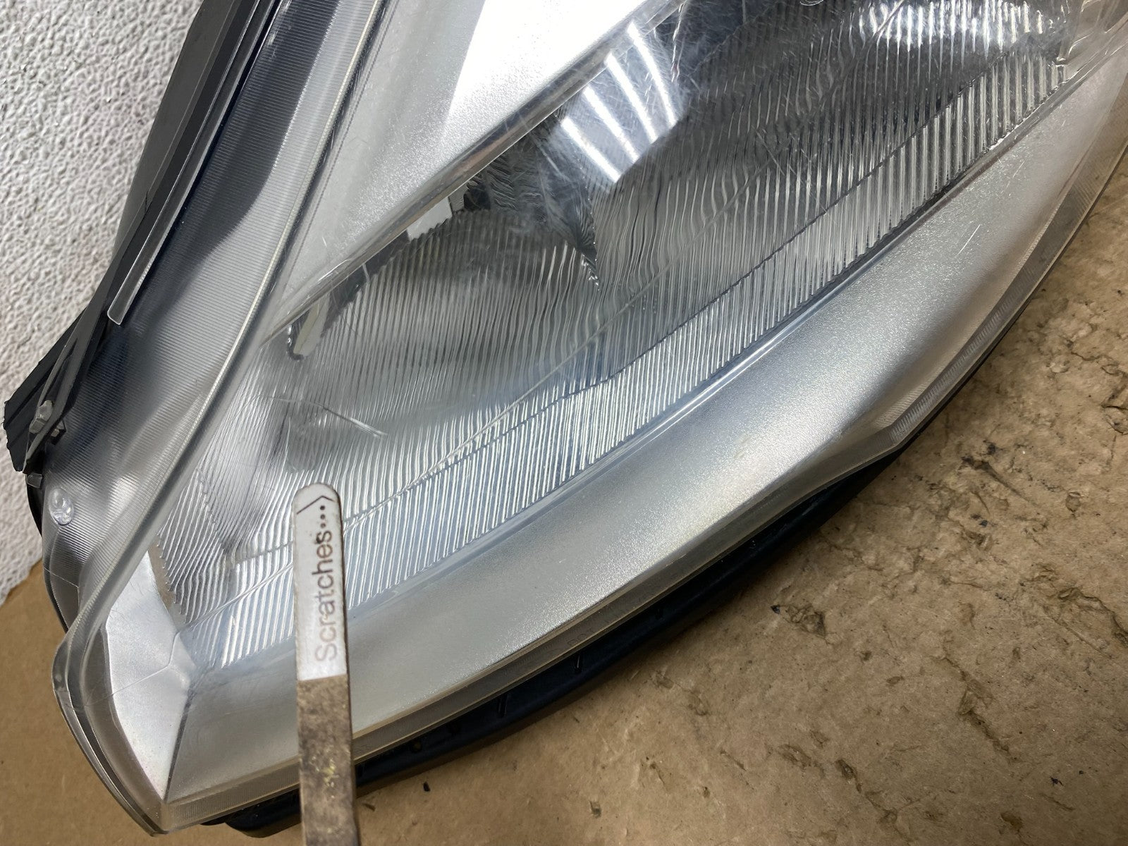 2013 - 2016 Ford Escape Headlight Left Driver Lh Side Halogen AF8382 DW3