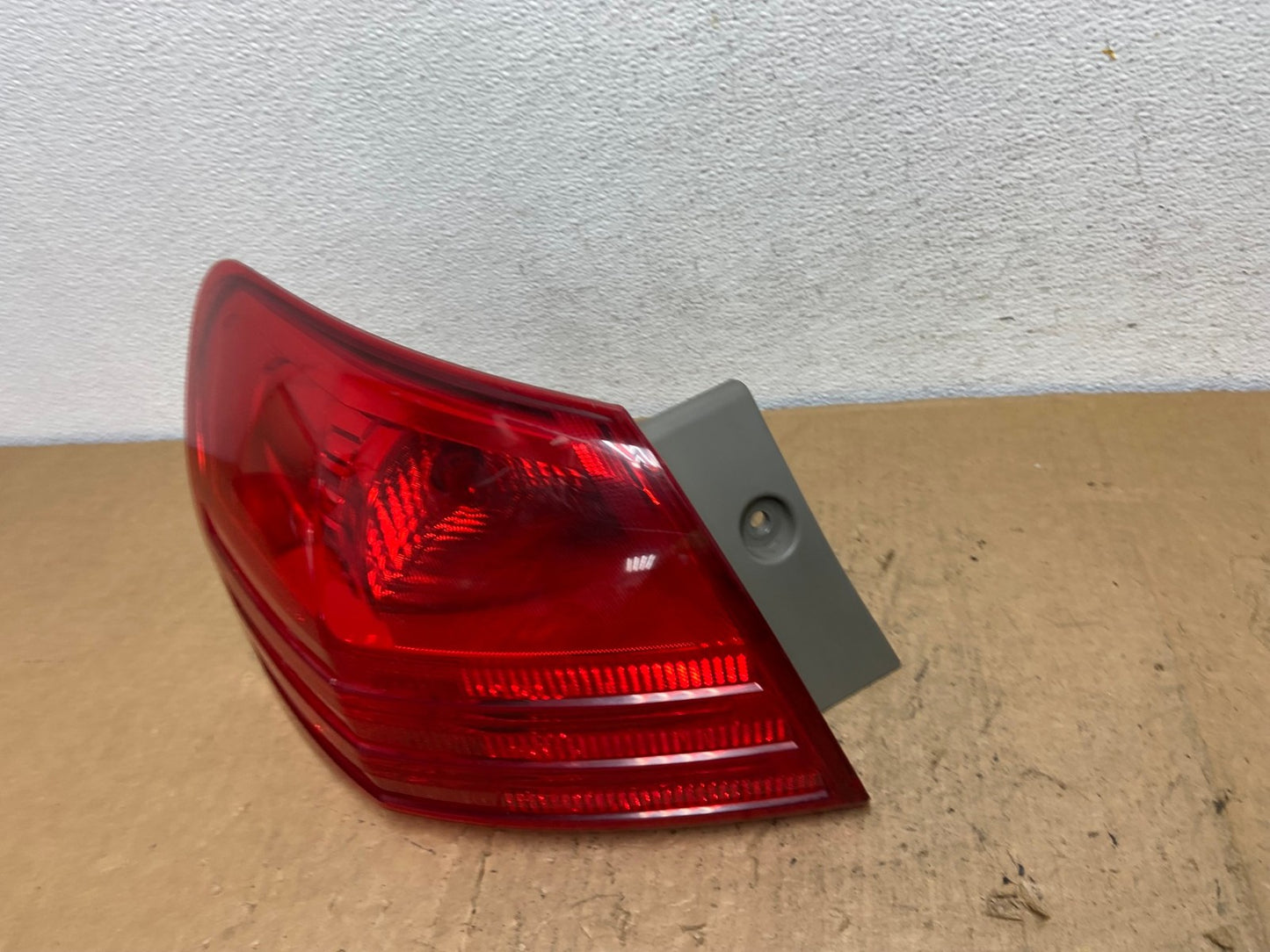 2008 to 2015 Nissan Rogue Left Driver Lh Side Tail Light AD0674 LK1