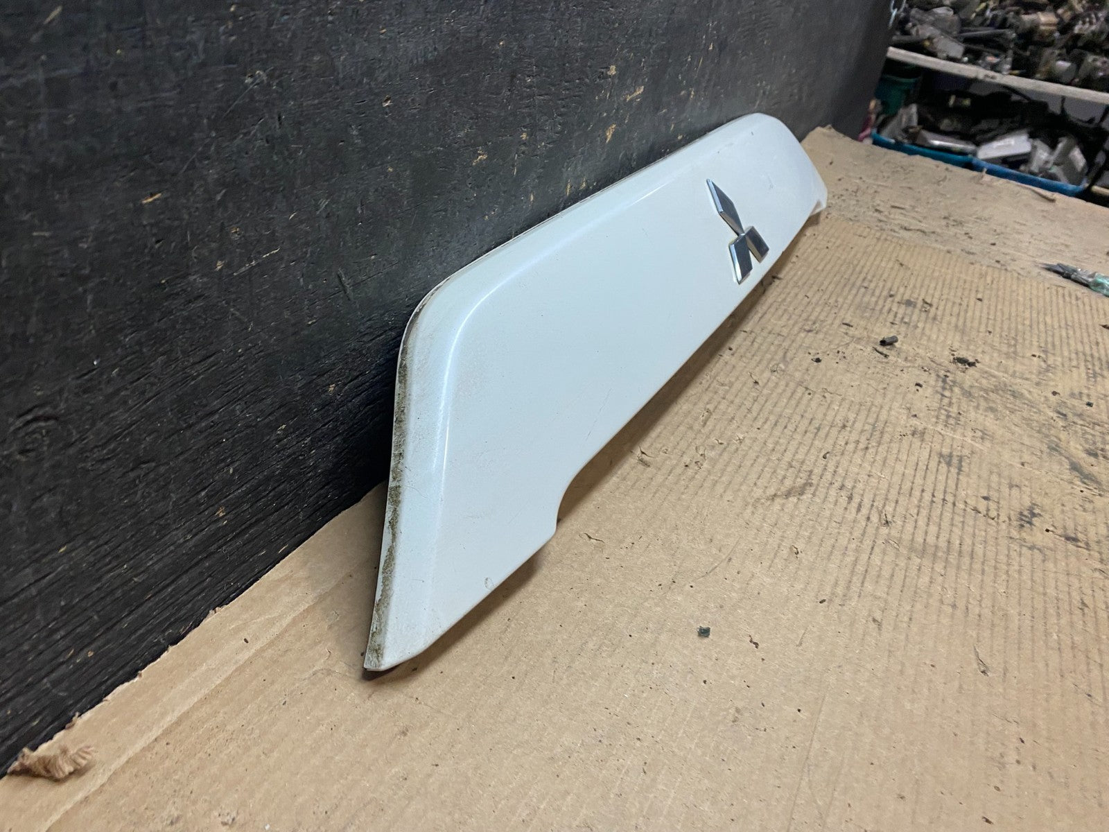 2007 to 2013 Mitsubishi Outlander Rear Hatch Tailgate Trim Molding OEM V9515 DG2