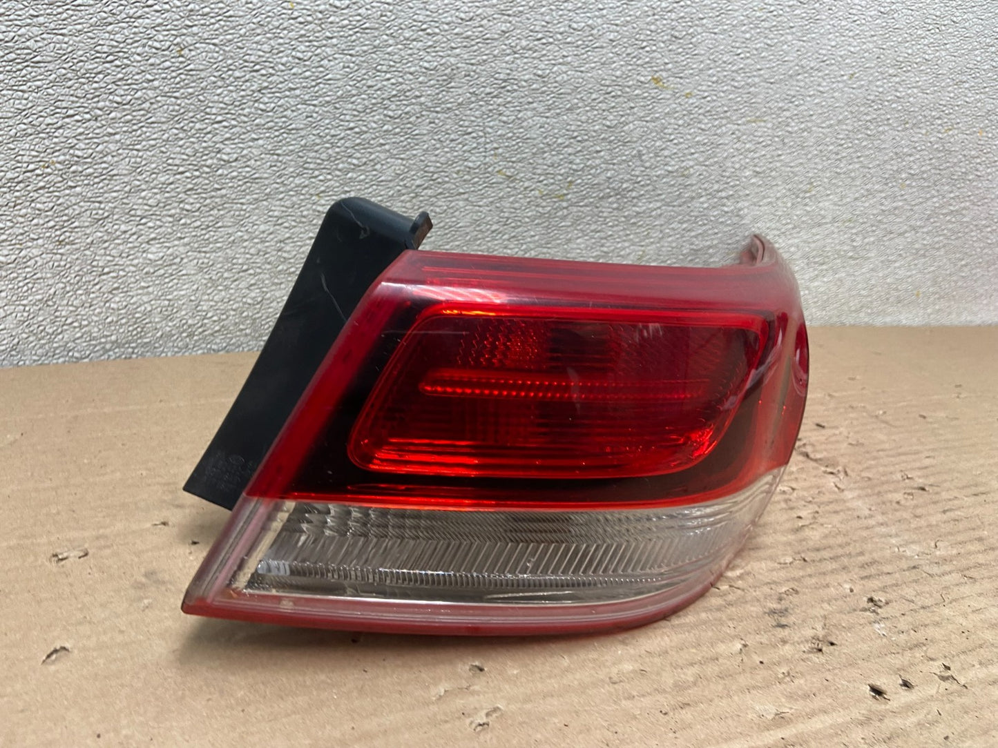 2016 to 2020 Kia Optima Right Passenger RH Side Tail Light AA9364 LK2
