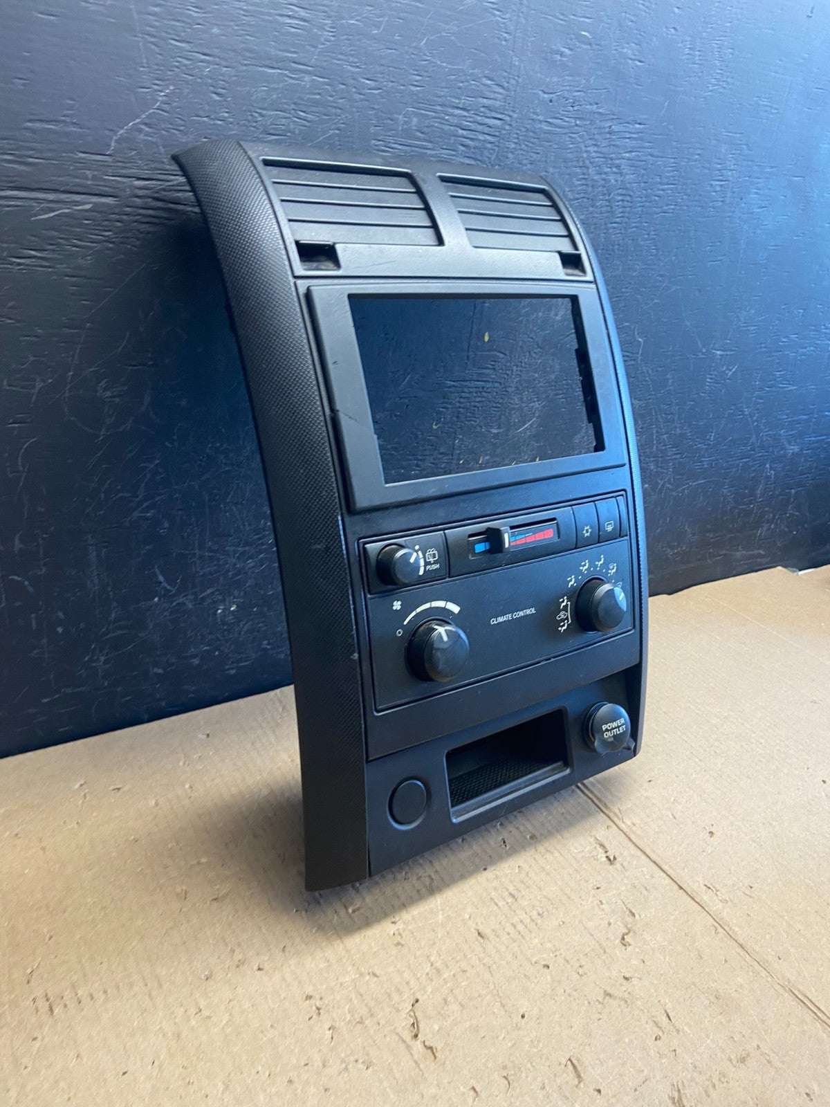 2001 to 2005 Dodge Durango Temperature Climate Control A/C Heat Dash AE38712