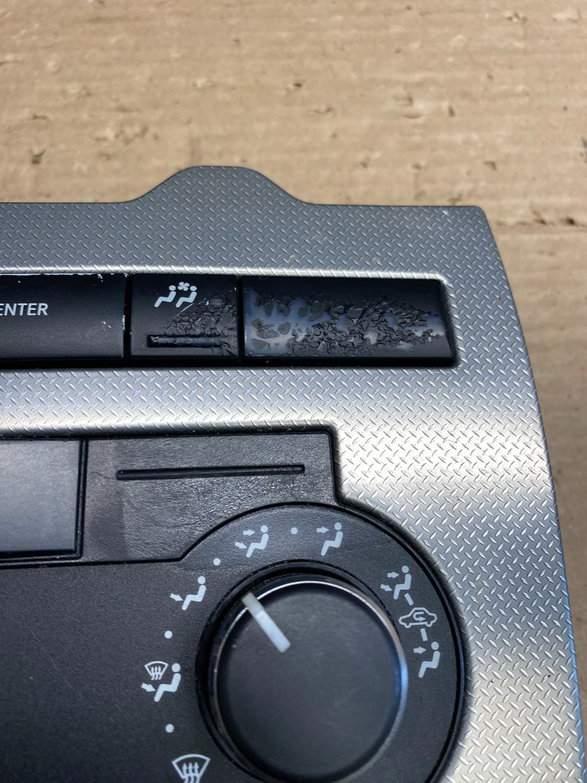 2005 to 2007 Jeep Commander Grand Cherokee A/C Climate Control Bezel ag6220 DG1