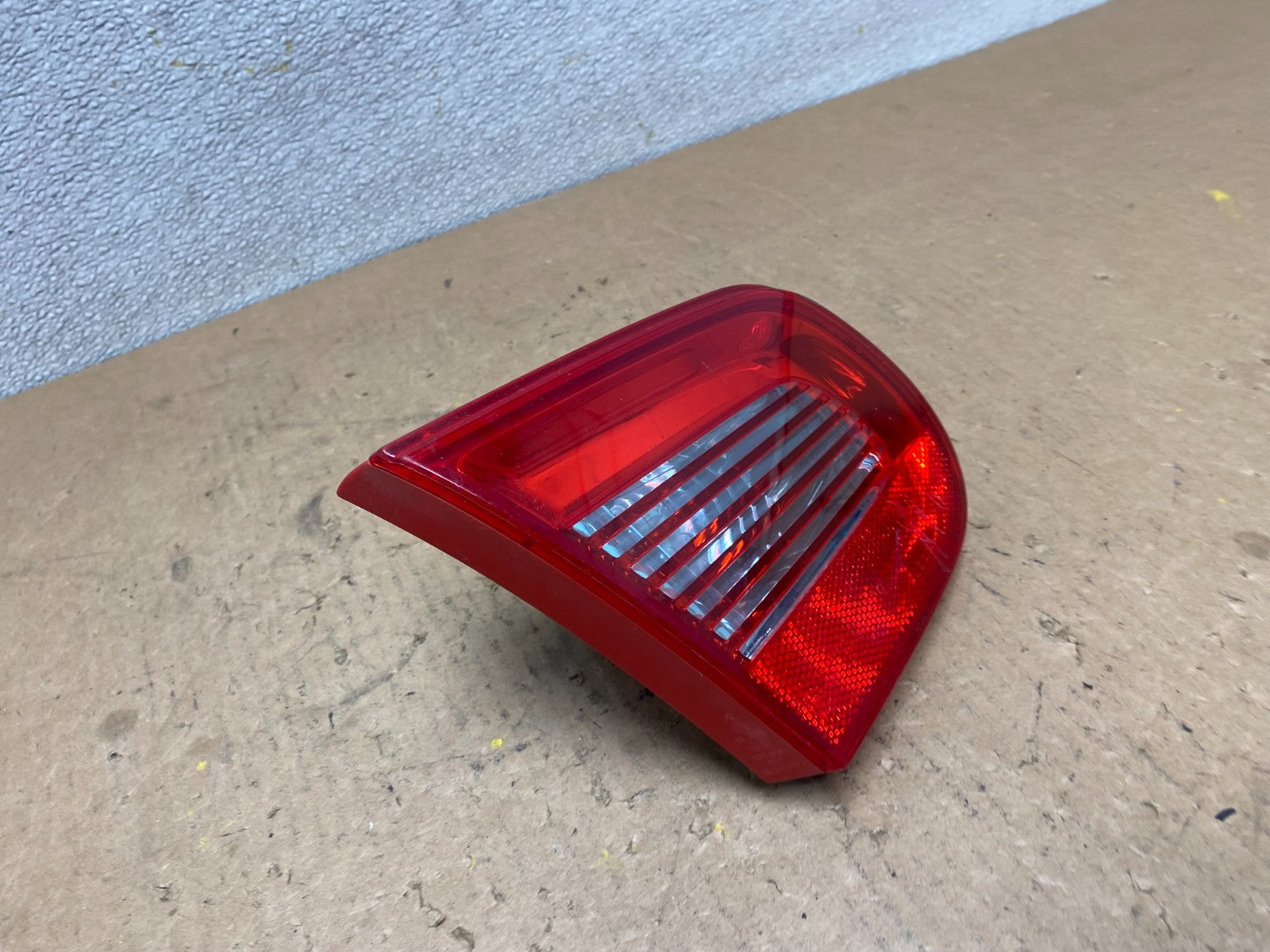 2007 2008 2009 2010 2011 Volkswagen Eos Left Driver Tail Light Inner Oem Z78902
