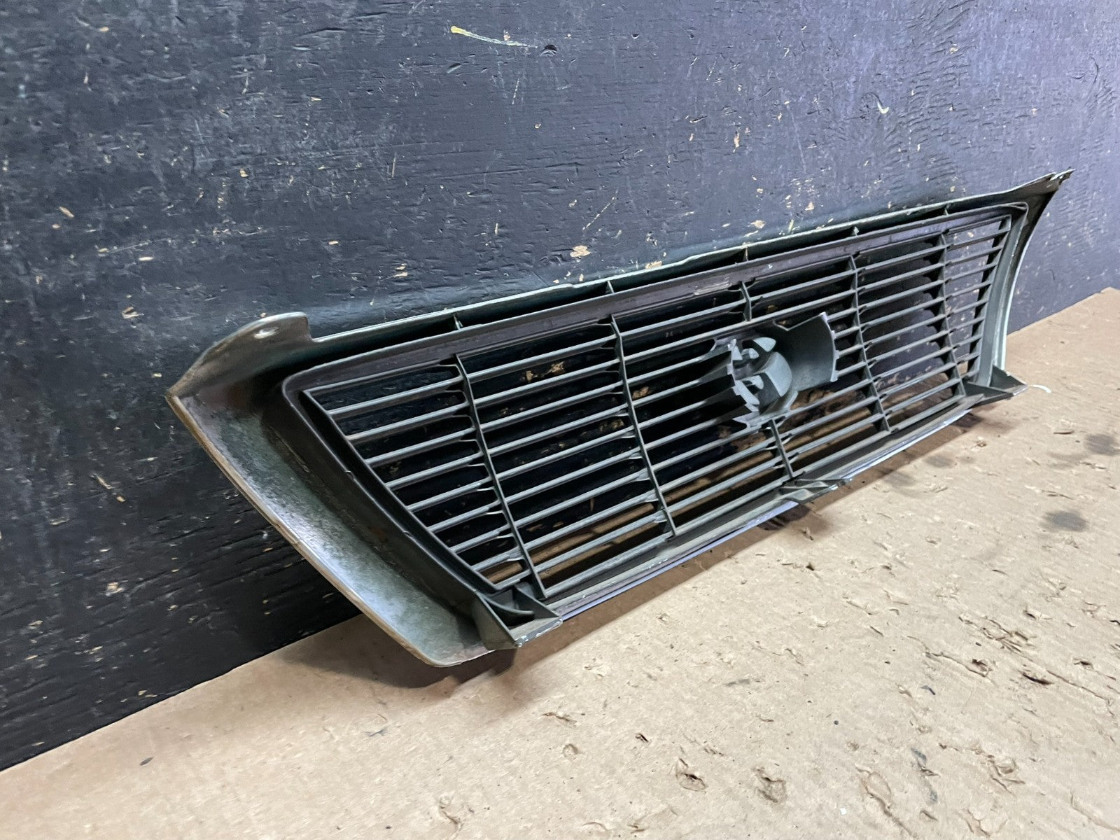 1995 1996 1997 Toyota Avalon Front Upper Grill Grille OEM Z5590 DG6