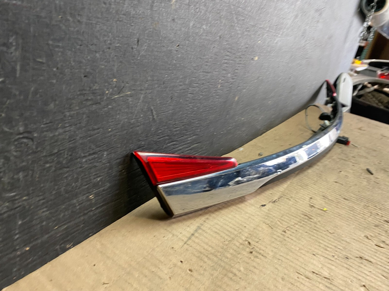2011 2012 2013 2014 Chrysler 200 Sedan Rear Trunk Chrome Moulding  Oem J73462
