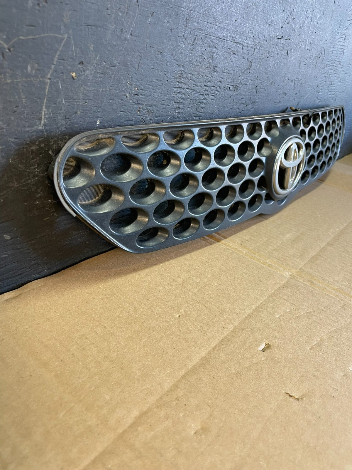 2003 to 2004 Toyota Matrix Front Upper Grill Grille ac5458 DG1